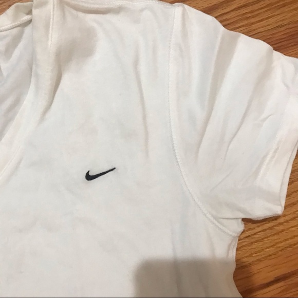 👟NIKE Athletic Tee - Picture 2 of 4